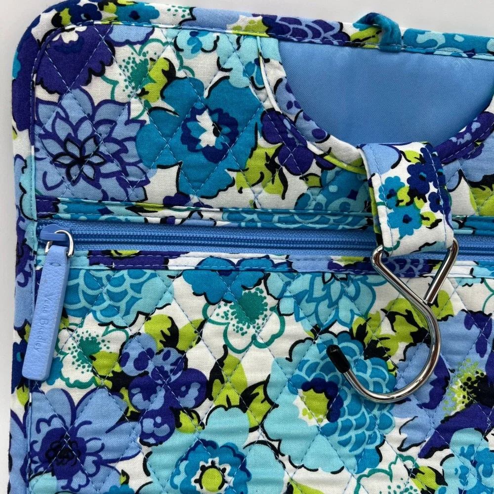 Vera Bradley Hanging Travel Organizer Blueberry Blooms Quilted Toiletry Bag